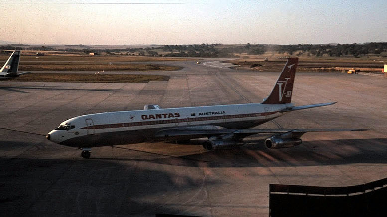qantas boeing 707